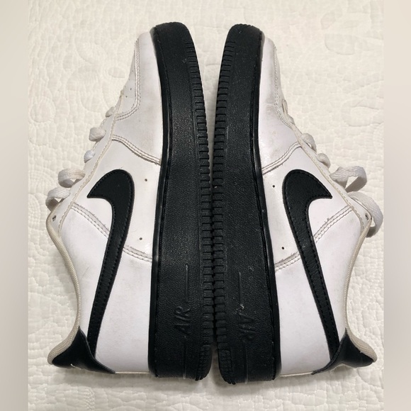 Nike air force one white black leather sneakers size 8 - Picture 2 of 6